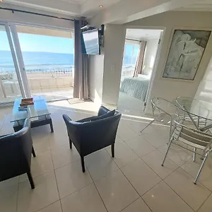 3 Bedroom Sea Facing Family Moullie Point Apartment